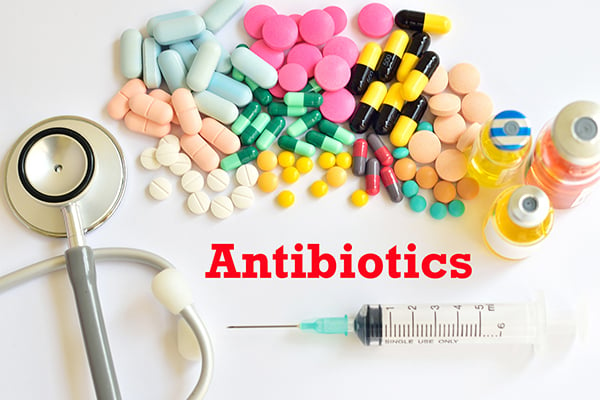 040120_EMRACast_antibiotic_iStock-613793824.jpg